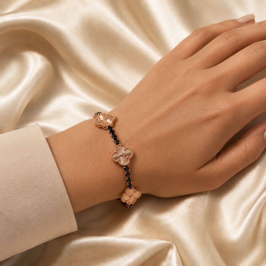 Pulsera Trébol black - Oro Laminado 18k